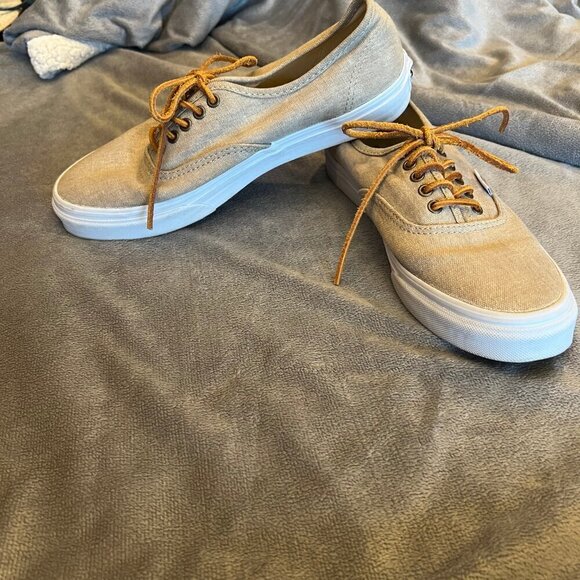Women's Tan Canvas Vans with leather laces, Size 9 - Picture 3 of 7